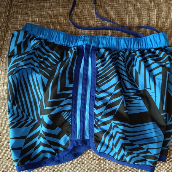 Shorts - Picture 2 of 8